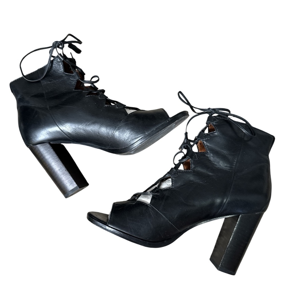 Frye Ghallie Peep Toe Elegant Black Lace-Up Heeled Boots